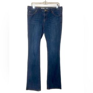 Massimo Slim Bootcut Medium/Dark Wash Jeans Size 13